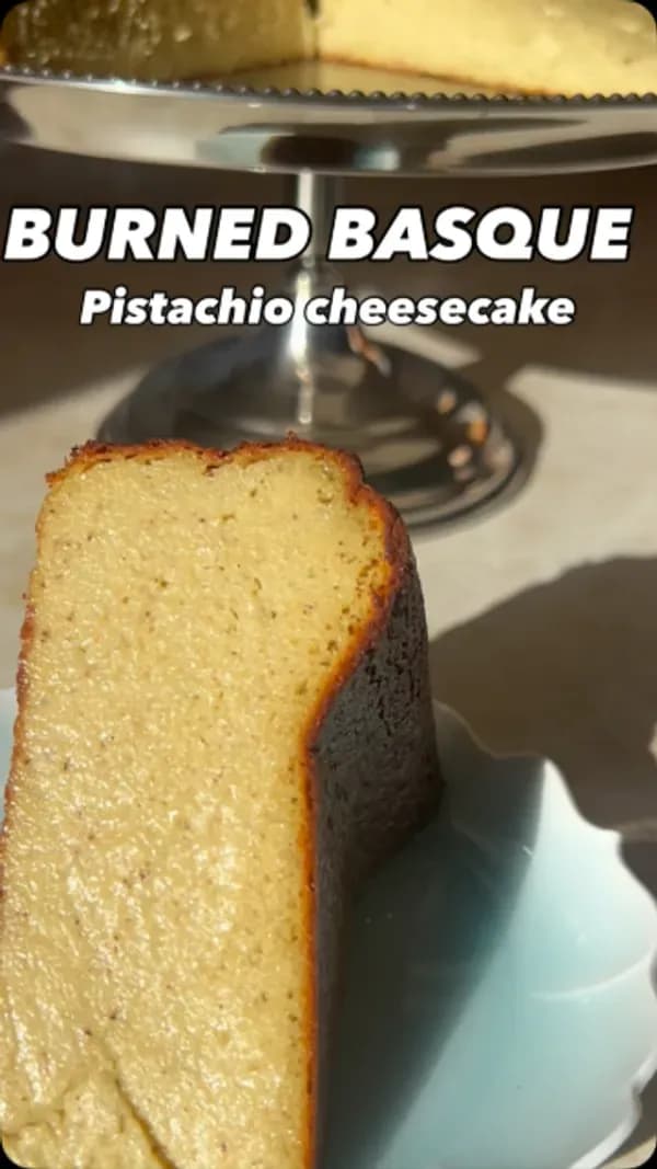 Pistacie basque cheesecake