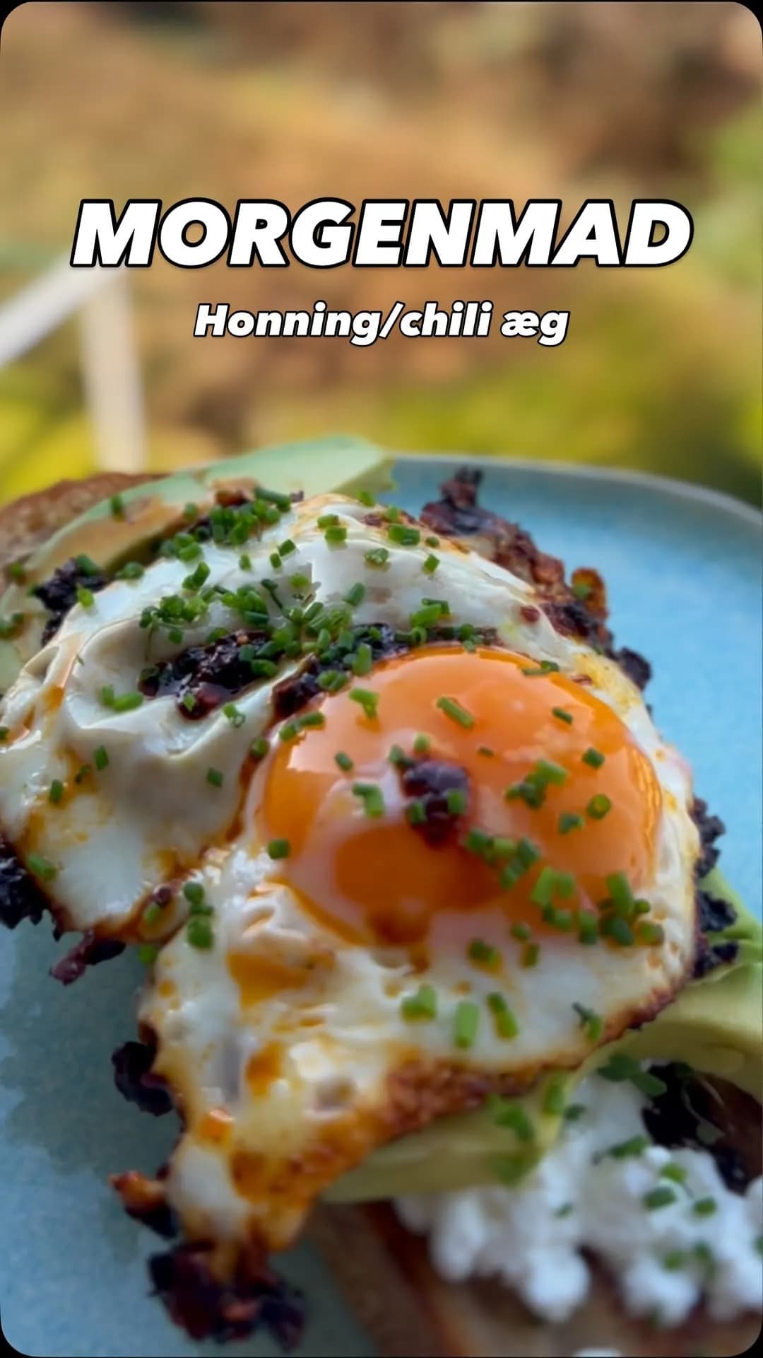 Tømmermænds-toast: Honning-chili-æg på ristet brød
